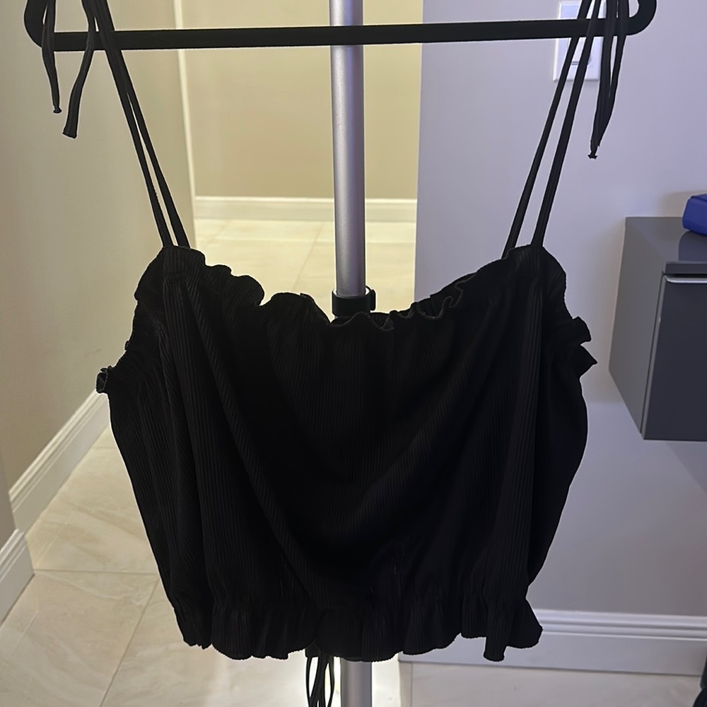 Black crop top